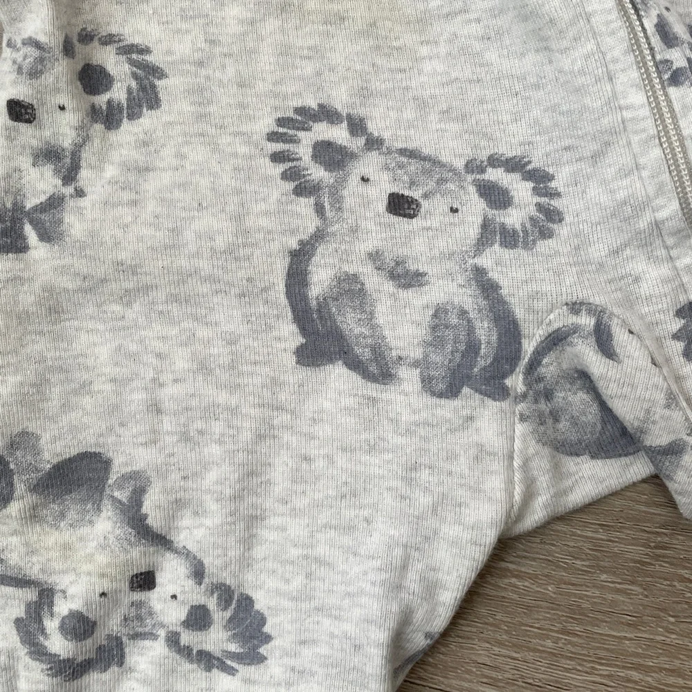 Carter’s Koala one piece size 9 months